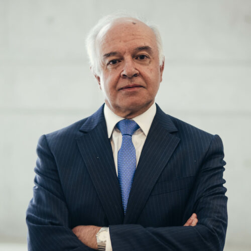 Moderador: Hernán Cheyre