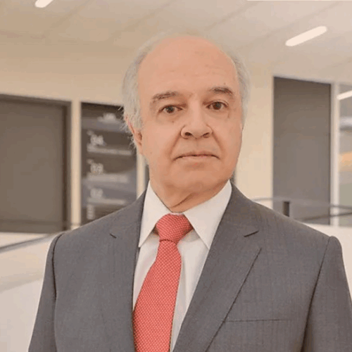 Columna Hernán Cheyre: "Mundos paralelos"
