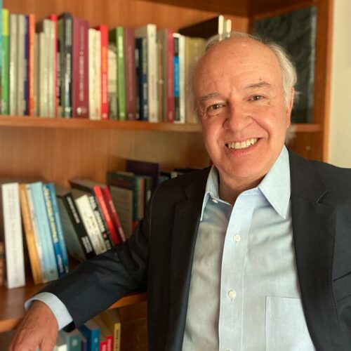 Columna de Hernán Cheyre: "Soltar amarras"